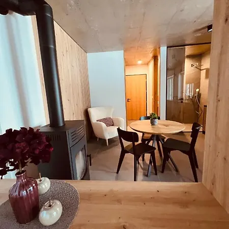 House Smuc شقة كْرانْيِسكا غورا